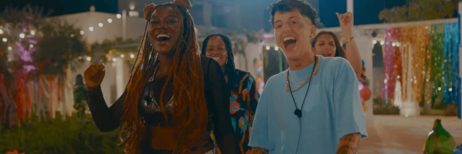 Dannii Minogue, I Kissed a Girl host